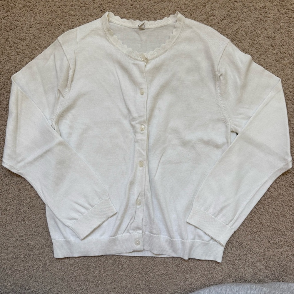 uniqlo white bottom up top/cardigan